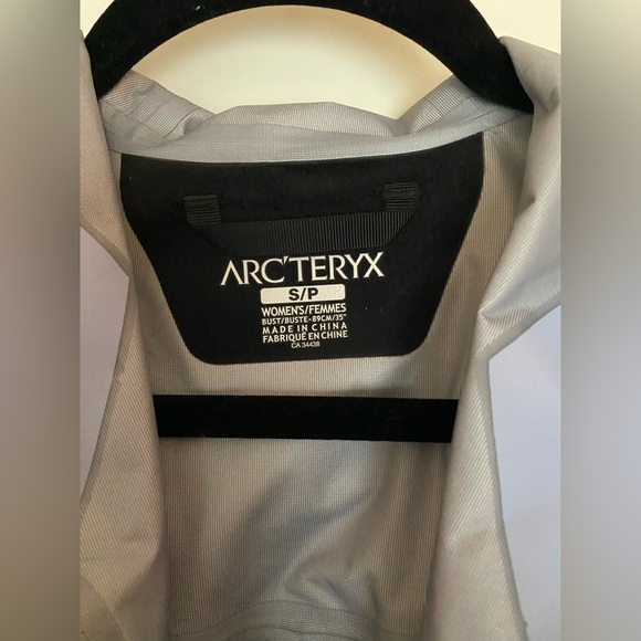 Arc'teryx ☔️ Jacket Codetta Gore-Tex Hooded soft Blue Sz Small - Picture 2 of 6